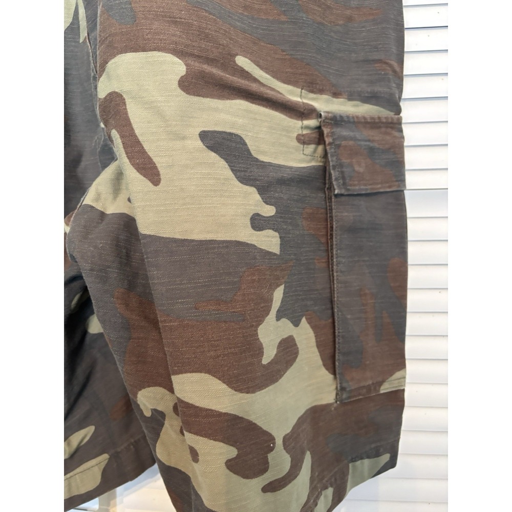 Levi's Camouflage Cargo Shorts Men's 40x9 100 % Cotton Outdoor Hiking Military - Picture 14 of 15